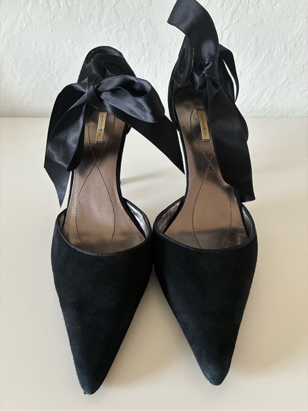 Max Studio Black Suede Pointed Toe Bow Ankle Tie Heels 7.5